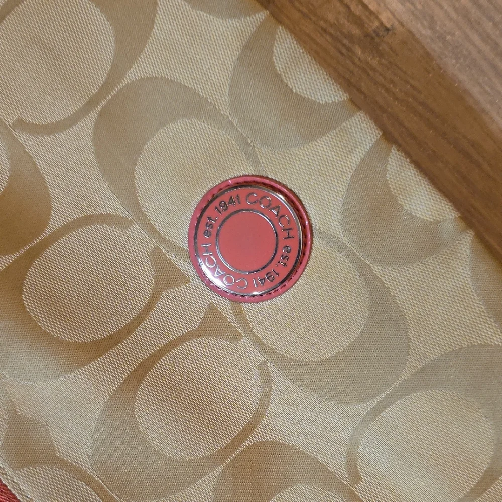 Coach Stylish Tan and Pink Women's Shoulder‎ Bag
